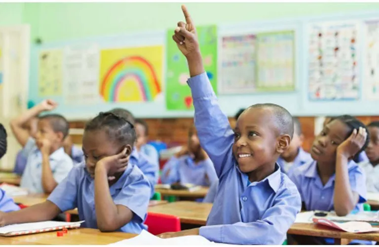 Élèves d’une école élémentaire, en classe